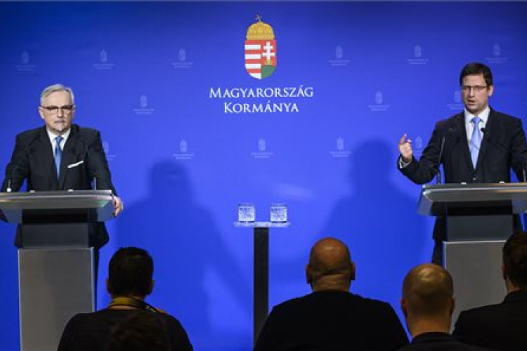 A kormány kitart a benzinárstop mellett, három döntést hozott