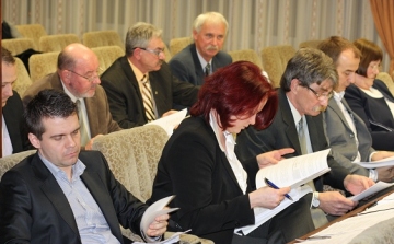 Jegyzői tájékoztató a csornai önkormányzat rendkívüli üléséről