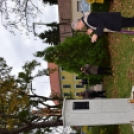 Cigány zenészek emlékoszlopára szobor felhelyezése Szanyban