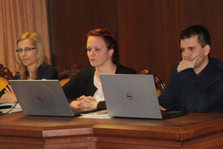 Mit takargatnak a csornai jegyző lemondásával?