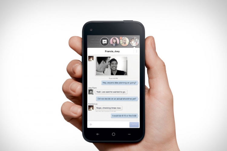 Fillérekért adják a Facebook HTC okostelefonját