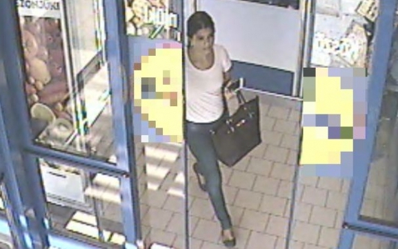 Felismeri ezt a nőt, akit lopás miatt keresnek?
