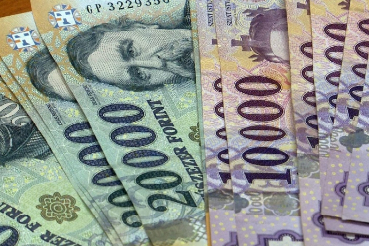 GFM: 76 ezer forinttal nőtt az átlagkereset