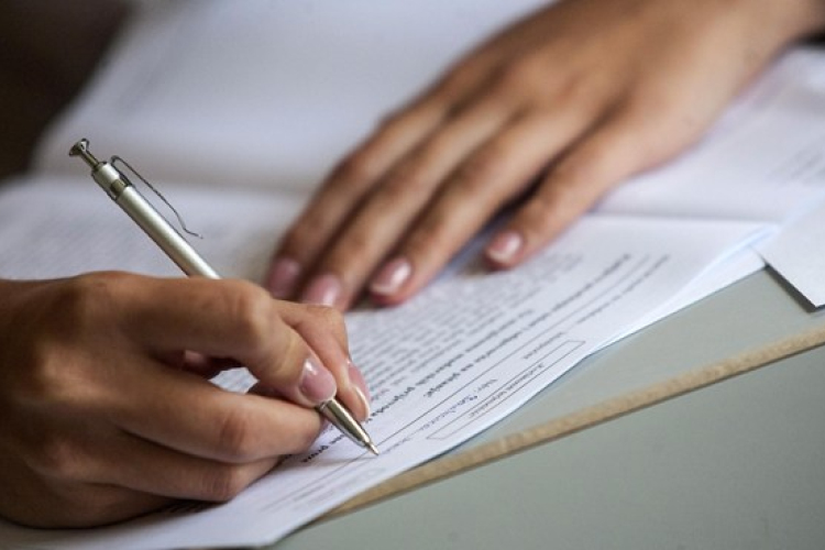 Hétfőn kezdődik az érettségi, több mint 115 ezren vizsgáznak