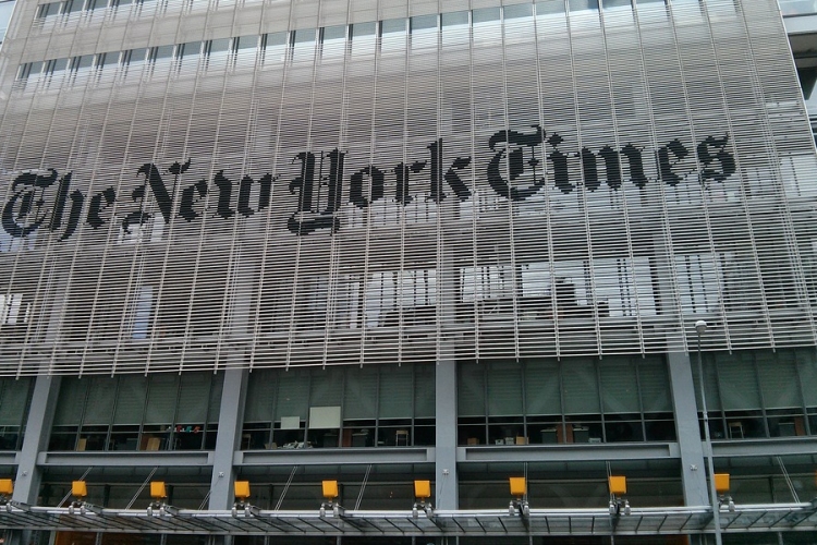 Szexuális zaklatás vádja miatt felfüggesztette megbízásából a The New York Times fehér házi tudósítóját