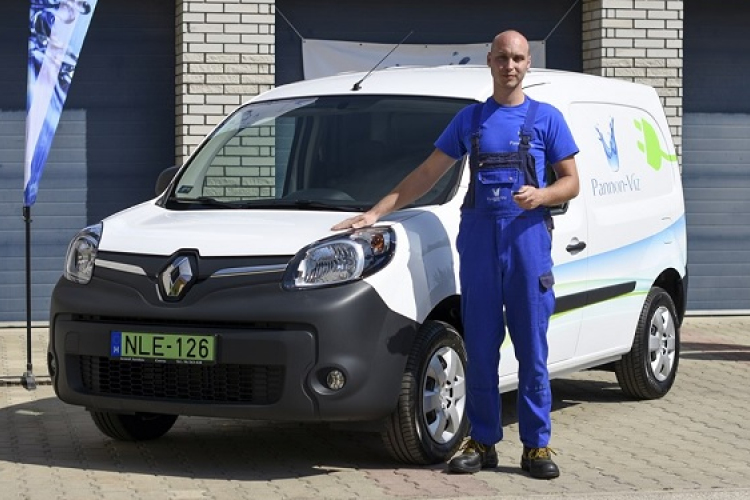 Elektromos autót kapott a Pannon-Víz csornai üzemmérnöksége