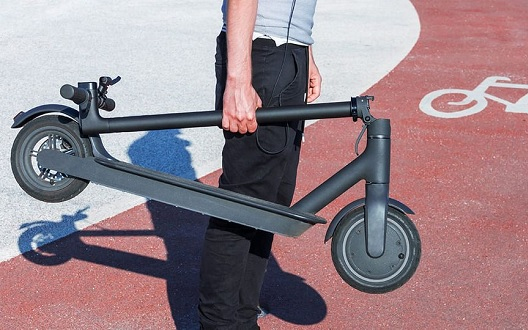 Új szabályok a rollerek vasúti szállításában