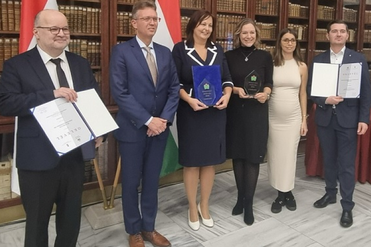 Díjazták a bősárkányi könyvtárt