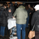 Karácsonyi vásár a szanyi templom melletti vásártéren.