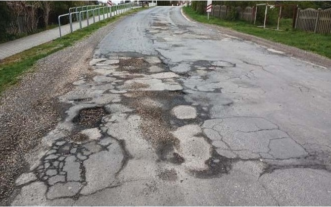 Mi baja Gyopáros Alpárnak a kónyi önkormányzattal?