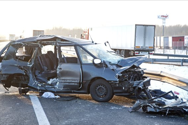 Telefon töltés miatt halálos baleset