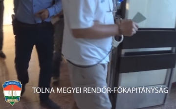 Fegyveres bankrablás Tolnában - VIDEÓVAL