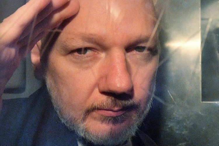 Kibővítették a vádpontokat a WikiLeaks alapítója ellen