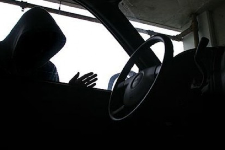 14 éves fiúk bedrogozva loptak kocsit Kapuváron