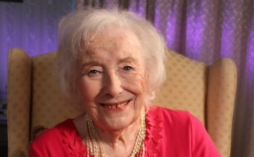 Több mint százévesen került fel a brit slágerlistára ismét Vera Lynn