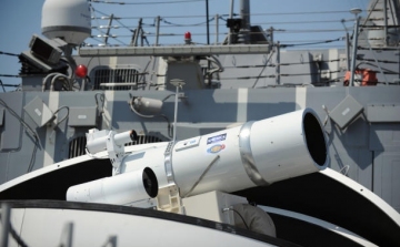 Lézerfegyvereket állít rendszerbe az amerikai haditengerészet