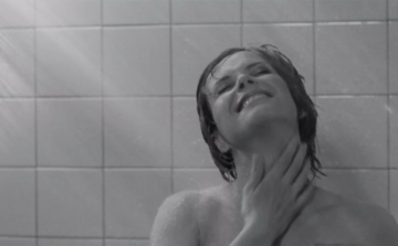 Hatvan magyar színésznővel forgatták újra a Psycho zuhanyjelentét - VIDEÓ
