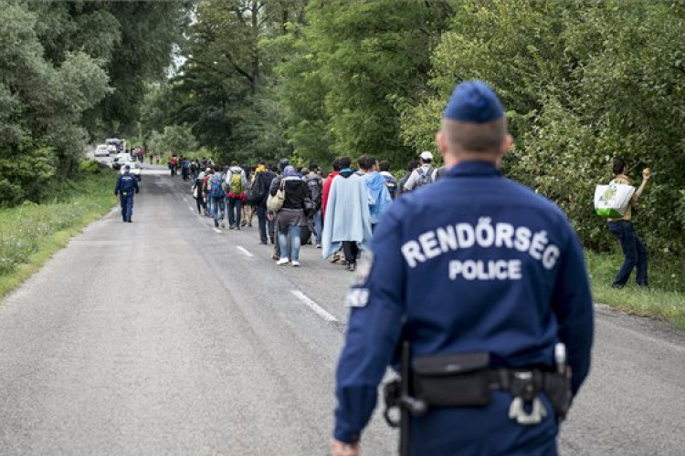 Illegális bevándorlás - kihirdethetik a válsághelyzetet kedden